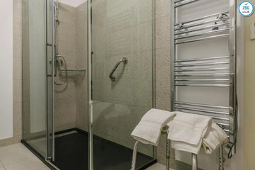 hotel_rooms