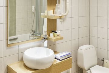 Bathroom sink