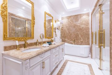 Bathroom shower