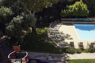 Children's play area - outdoor