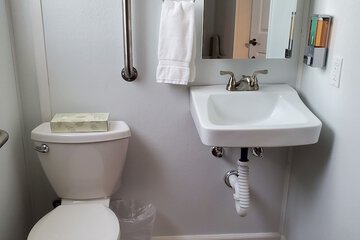 Bathroom sink
