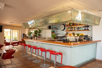 Snack bar