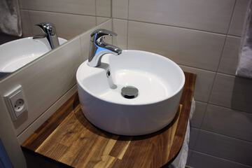 Bathroom sink