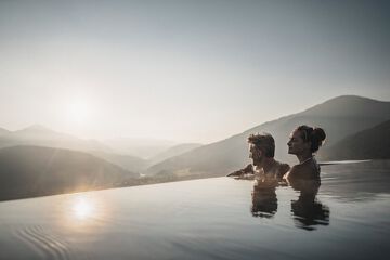 Infinity pool