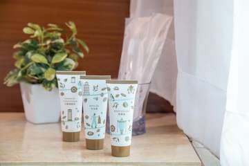 Bathroom amenities