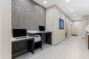 Business Center 29 of 30