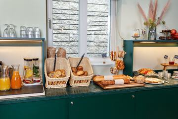 Breakfast buffet