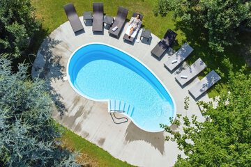 Exercise/lap pool