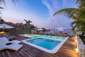 Infinity pool