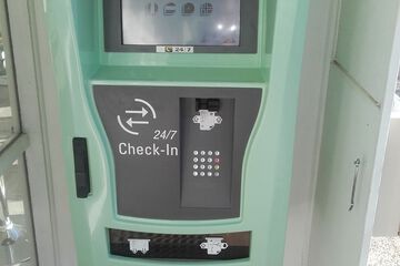 Check-in/check-out kiosk
