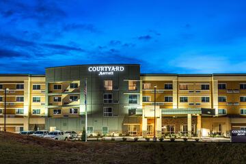Courtyard by Marriott Somerset