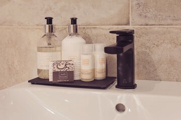 Bathroom amenities