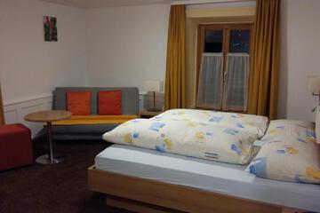 Photo 33