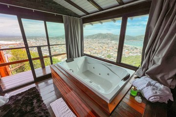 Jetted tub
