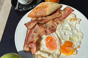 Breakfast meal