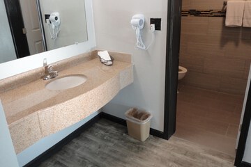 Room 9 of 31