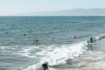 Surfing/boogie boarding