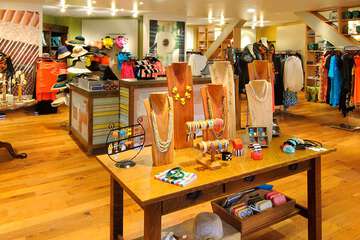 Gift Shop 105 of 120