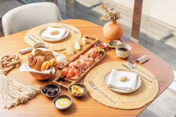 Breakfast meal