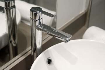 Bathroom sink