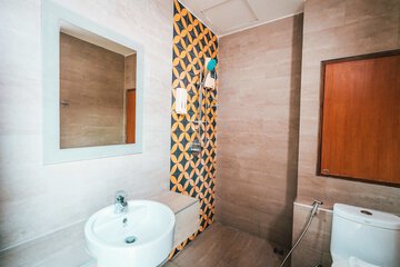 Bathroom shower