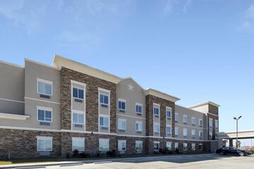 Quality Inn & Suites Victoria East