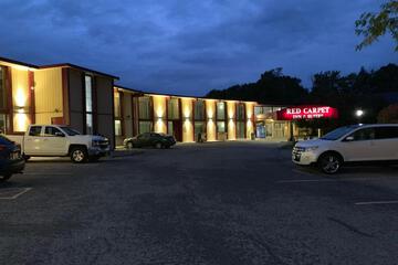 Red Carpet Inn & Suites Ebensburg