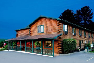 Super 8 by Wyndham Lake George / Warrensburg Area