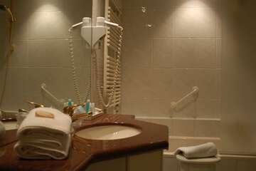 Bathroom sink