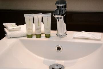 Bathroom amenities