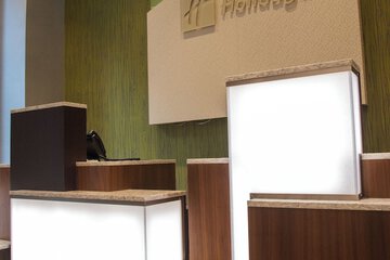 Check-in/check-out kiosk