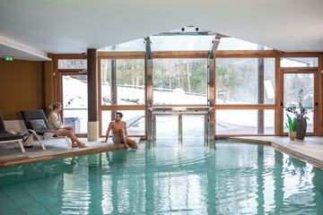 Indoor/outdoor pool
