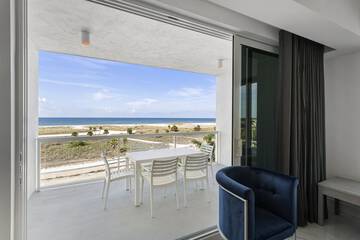 Beach/ocean view