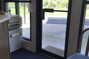 Check-in/check-out kiosk