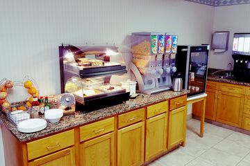 Breakfast/Coffee Service 28 of 38