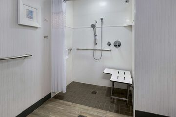 Room 21 of 34
