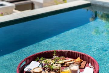 Private pool