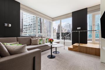 ANDAZ 5TH AVENUE BY HYATT