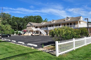 At 9 Motel Near Freehold I-195