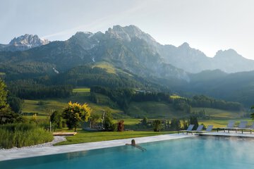 Indoor/outdoor pool