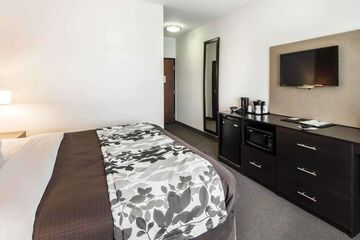 Sleep Inn & Suites