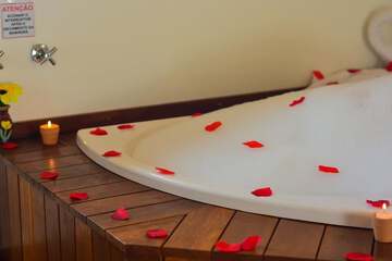 Jetted tub