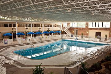 Pool waterfall