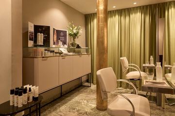 Hair salon