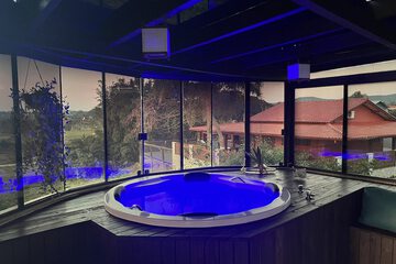 Private spa tub