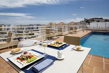 Rooftop pool