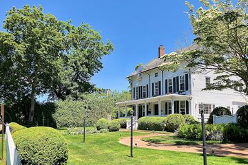 The Hedges Inn