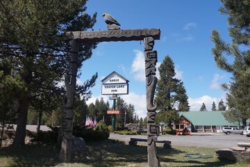 Eagle Crater Lake Inn