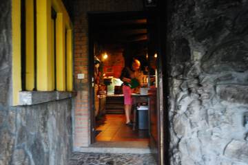 Check-in/check-out kiosk