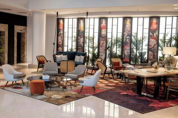 Lobby lounge